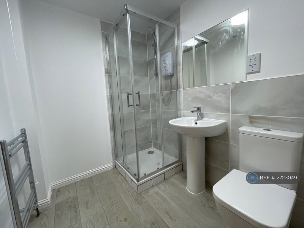 Master En-Suite Shower Room