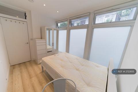 undefined, Mowlem Street, London, E2