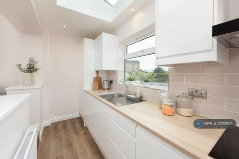 2 bedroom flat to rent, Lower Oldfield Park, Bath, BA2