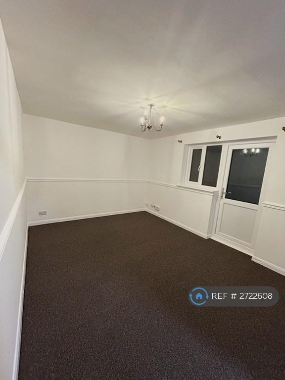 Living Room (Photo 1)