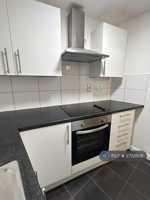 Kitchen (Photo 2)