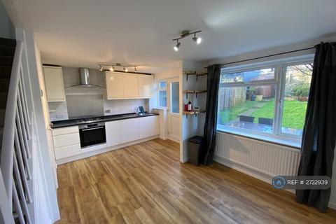 3 bedroom semi-detached house to rent, Boundsway, Uckfield, TN22