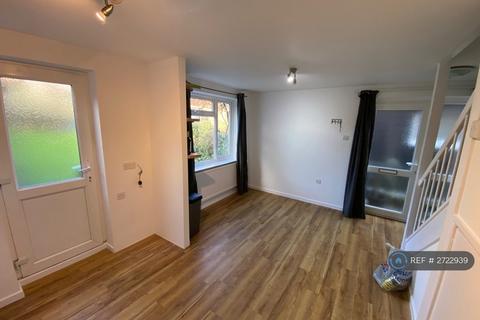 3 bedroom semi-detached house to rent, Boundsway, Uckfield, TN22