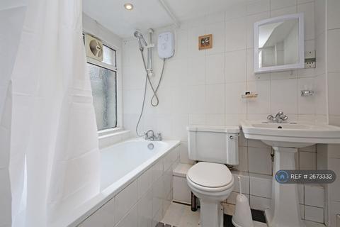 2 bedroom flat to rent, Mayflower Road, London, SW9