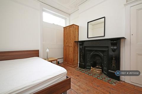2 bedroom flat to rent, Mayflower Road, London, SW9