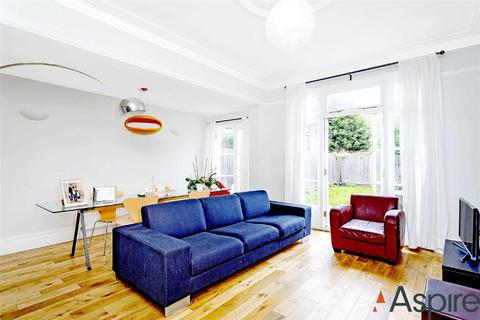 4 bedroom terraced house to rent, Nimrod Road, London, SW16