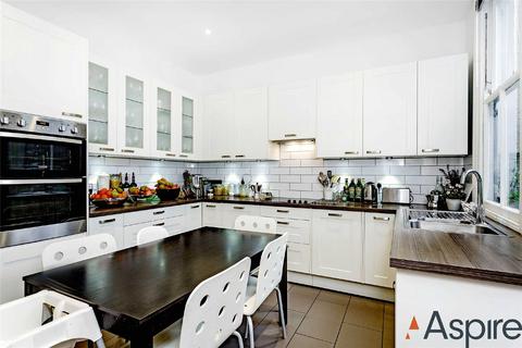 4 bedroom terraced house to rent, Nimrod Road, London, SW16