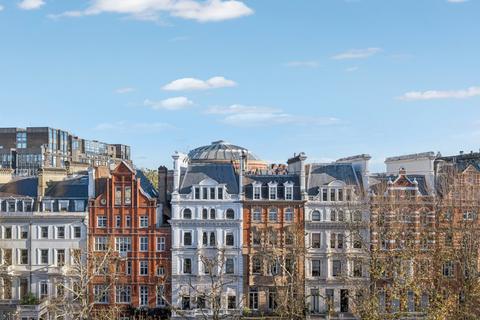 undefined, Queen's Gate, London