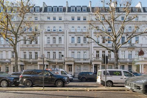 2 bedroom flat for sale, Queens Gate, London