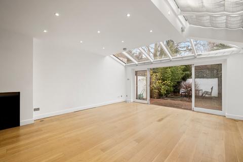 undefined, Woodlawn Road, London
