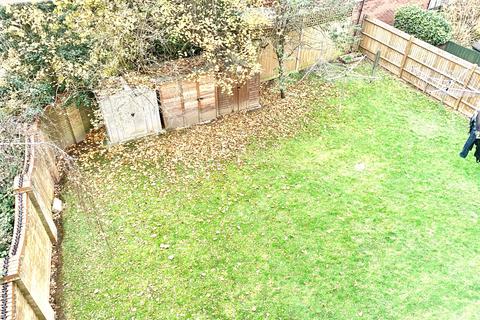 undefined, CLOSE TO GENERAL, SO16