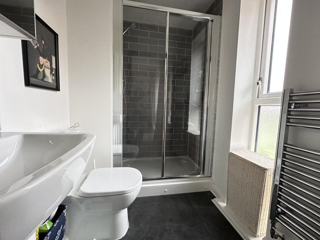 En-Suite Bathroom