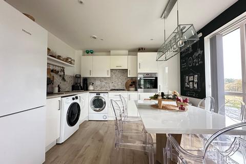 2 bedroom flat for sale, Louisburg Avenue, Bordon, Hampshire