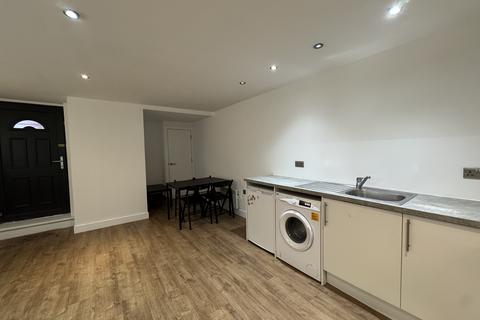 undefined, Lampton Road, Hounslow TW3