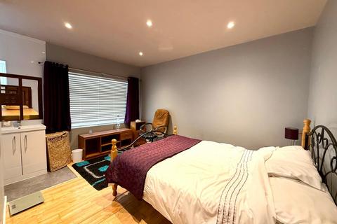 undefined, Freshbrook, Swindon SN5