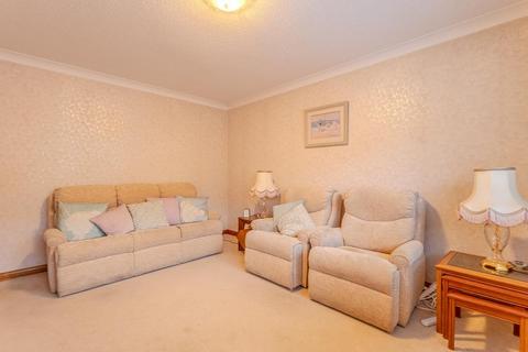 undefined, Queen Street, Kirkintilloch, Glasgow, G66 1JL