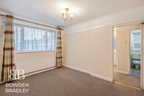 2 bedroom maisonette for sale, Brunswick Gardens, Ilford, IG6