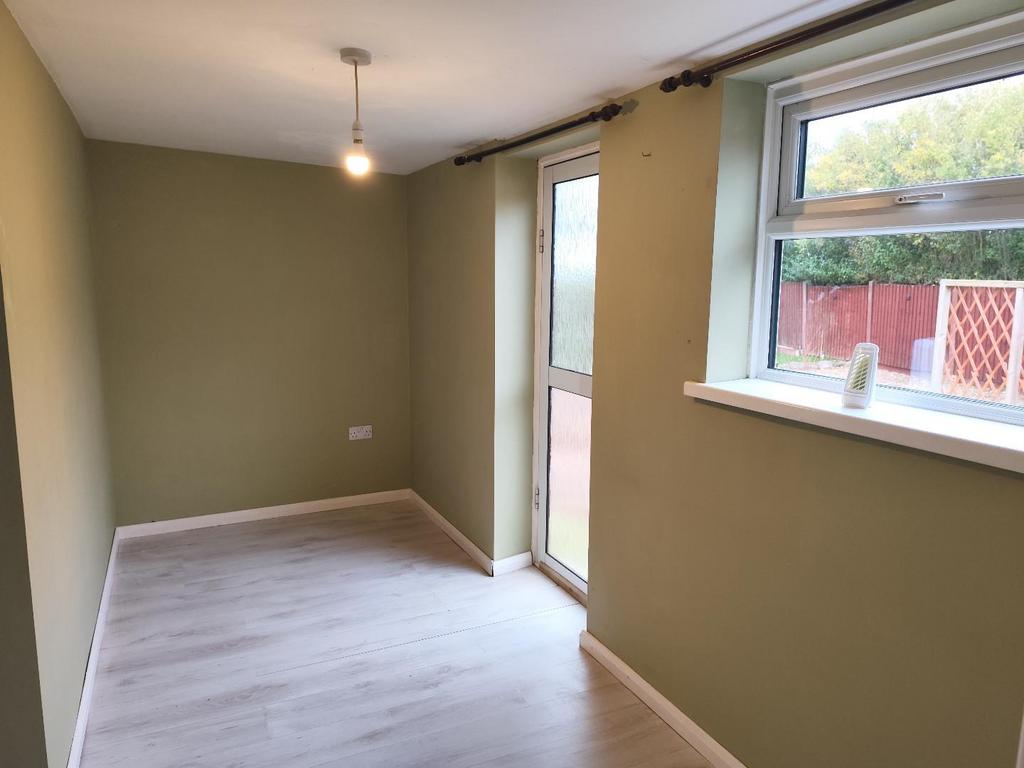Bedroom 3.jpg