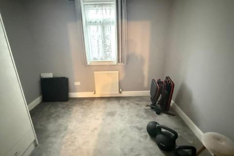 2 bedroom terraced house to rent, Delamere Road, Hayes