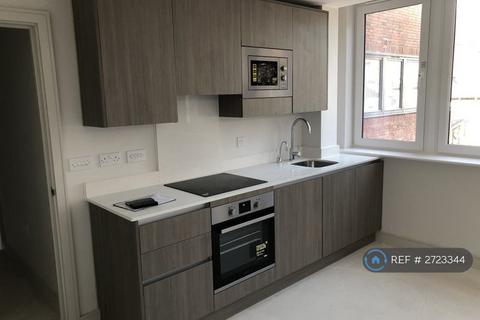 1 bedroom flat to rent, High Street, Uxbridge, UB8
