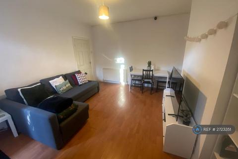 2 bedroom flat to rent, Relton Avenue, Newcastle Upon Tyne, NE6