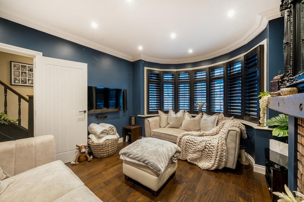 1386838 23 693329...