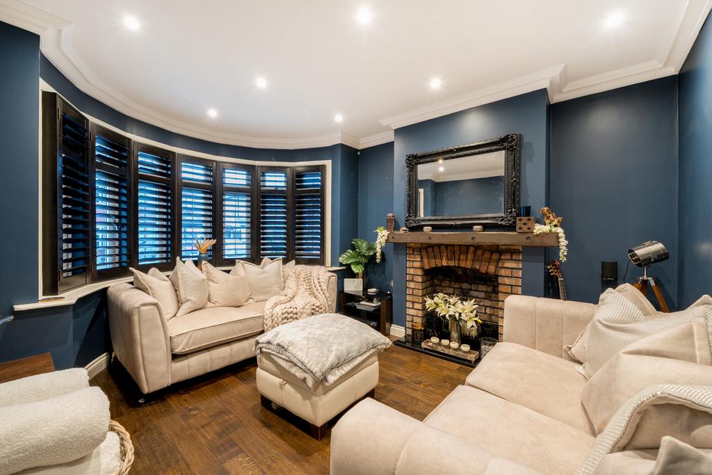 1386838 22 693329...