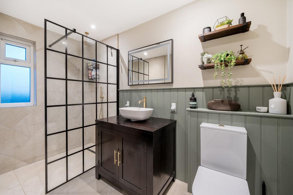 1386838-10-69332a...