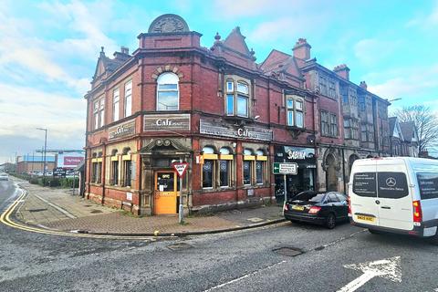 Property to rent - Manchester Road, Altrincham, Greater Manchester, WA14