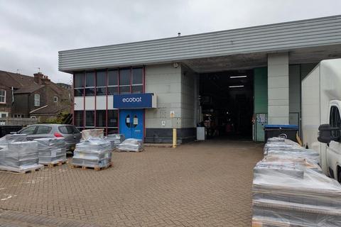 Warehouse to rent, Walnut Tree Clos Guildford GU1 4UG