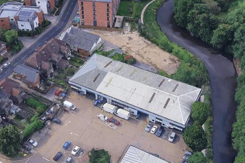 Warehouse to rent, Walnut Tree Clos Guildford GU1 4UG