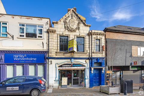 Retail property (high street) to rent, 12-12A Gillygate Pontefract WF8 1PQ