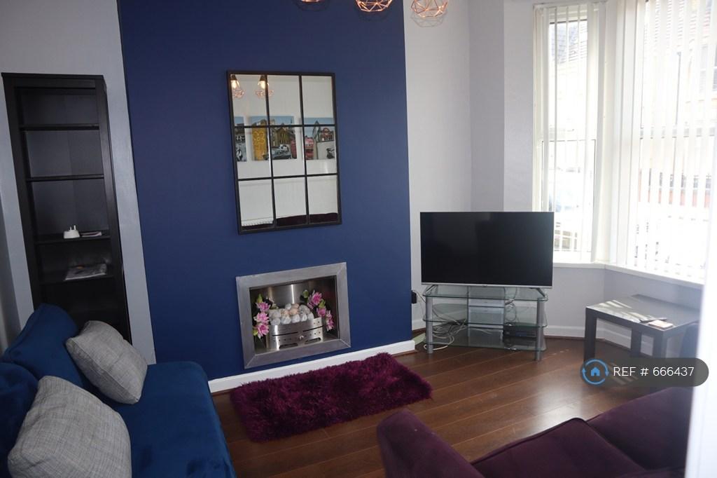 Front Bay Lounge