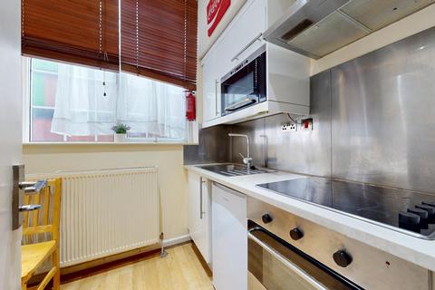 Studio to rent, Brondesbury Park