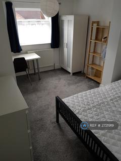 5 bedroom semi-detached house to rent, Derby Grove, Nottingham, NG7