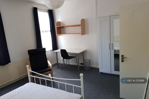 5 bedroom semi-detached house to rent, Derby Grove, Nottingham, NG7