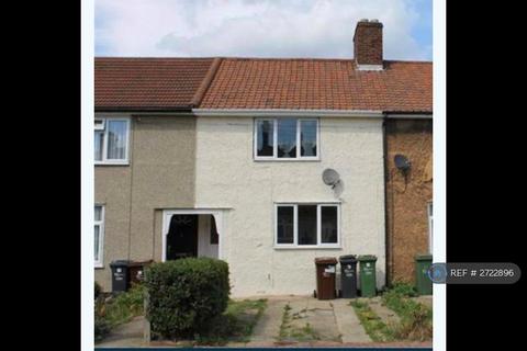 2 bedroom terraced house to rent, Osborne Square, Dagenham, RM9