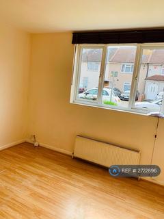 2 bedroom terraced house to rent, Osborne Square, Dagenham, RM9