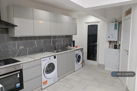 undefined, London Road, Wallington, SM6