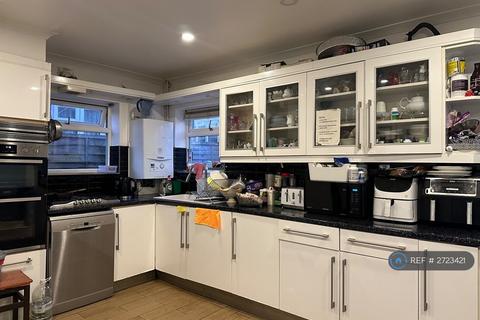1 bedroom in a house share to rent, Charville Lane, Middlesex, UB4