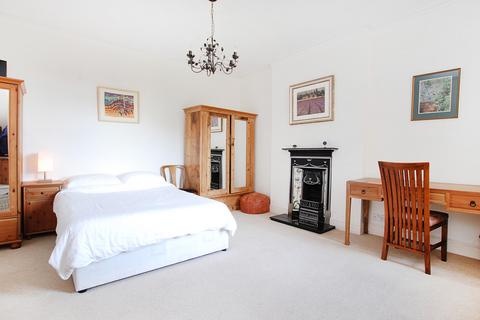 2 bedroom apartment to rent, Worple Road, SW19