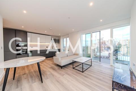 3 bedroom flat to rent, Cairncross House, SE3