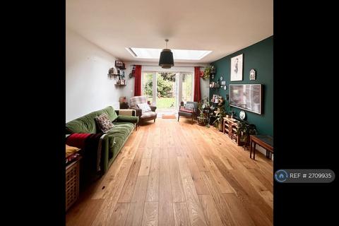 undefined, Virginia Close, Bromley, BR2
