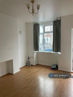 2 bedroom terraced house to rent, Oakwood Avenue, Mitcham, CR4