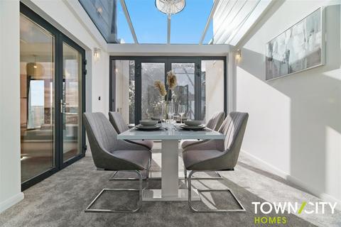 undefined, The Hamiltons, Chatham, ME5