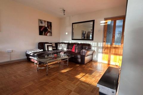undefined, Garden Royal, Putney, SW15