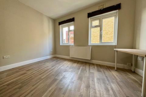 undefined, Central Avenue, Welling DA16