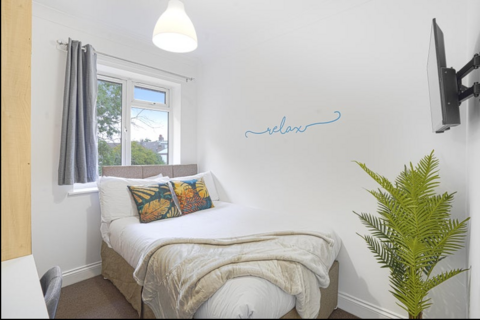 undefined, Western Avenue, London W3