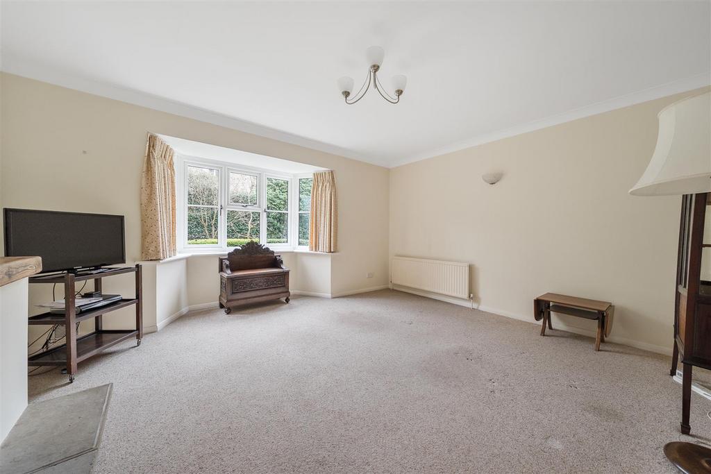 Living Room 2.jpg
