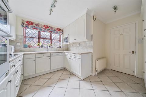 undefined, Bunch Way, Haslemere